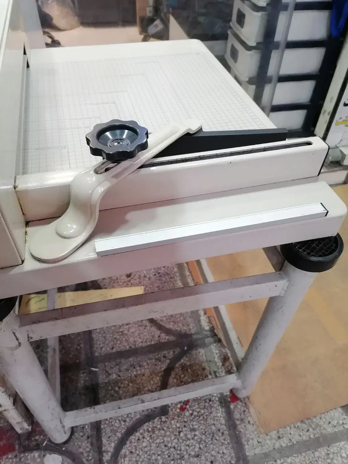 برش کتاب و کاغذ|لوازم التحریر|شیراز, پارک آزادی|دیوار