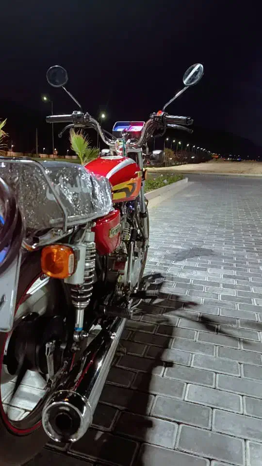 موتور 200 مدل 1403|موتورسیکلت|شیراز, شهرک فرهنگیان|دیوار