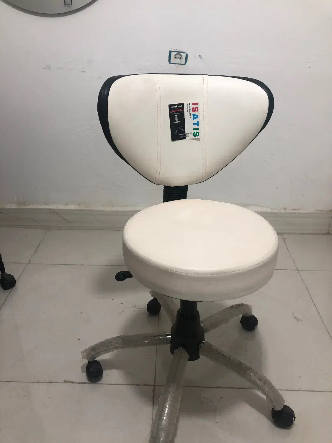 صندلی استاد کار و جکدار جهت میکاپ تازه و در حد نو|آرایشگاه و سالنهای زیبایی|بوکان, |دیوار