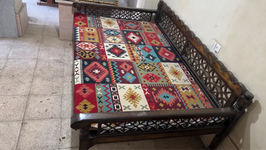 تخت سنتی|صندلی و نیمکت|قرچک, پارس سرام|دیوار