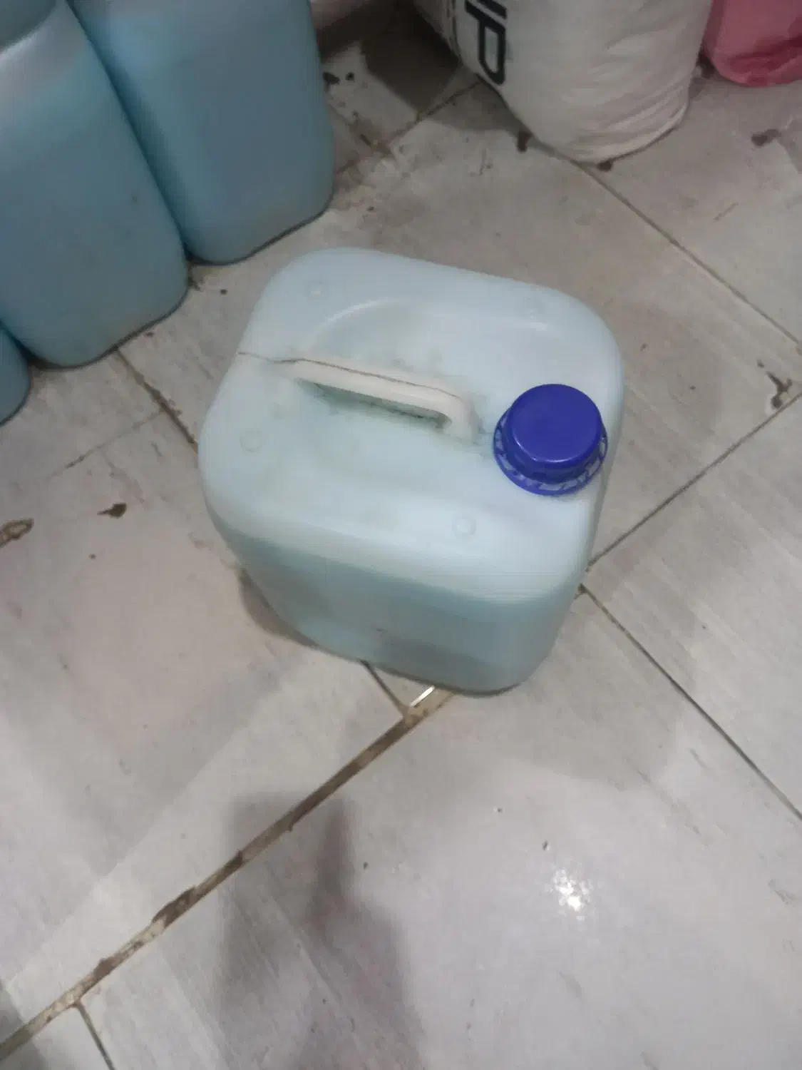 ظرف و گالن ۱۰ لیتری|ظروف نگهدارنده، پلاستیکی، یک‌بارمصرف|بندرعباس, |دیوار