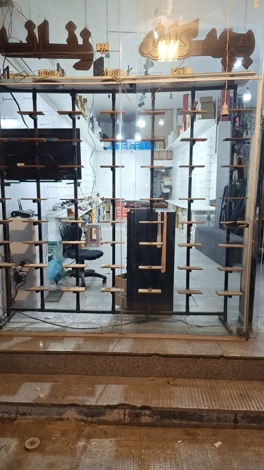 ویترین کفش فروشی|فروشگاه و مغازه|بومهن, |دیوار