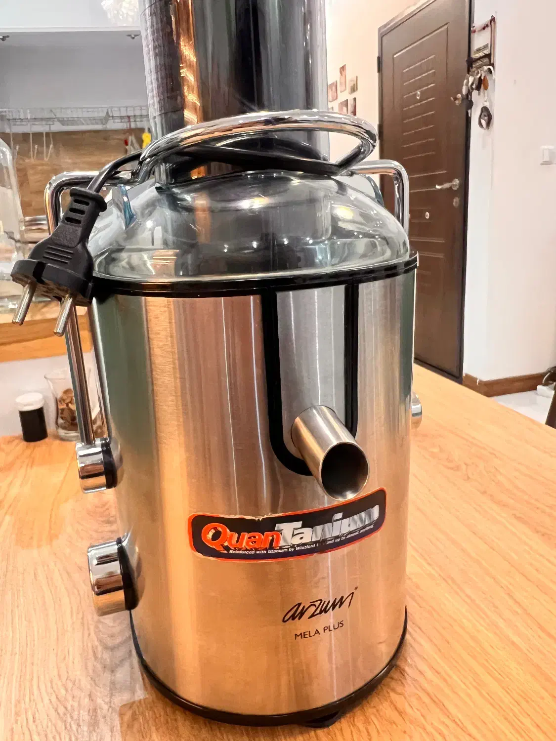 آبمیوه گیری آزور ترکیه ۱۰۰۰وات|آبمیوه‌گیر و آب‌مرکبات‌گیر|قائم‌شهر, |دیوار