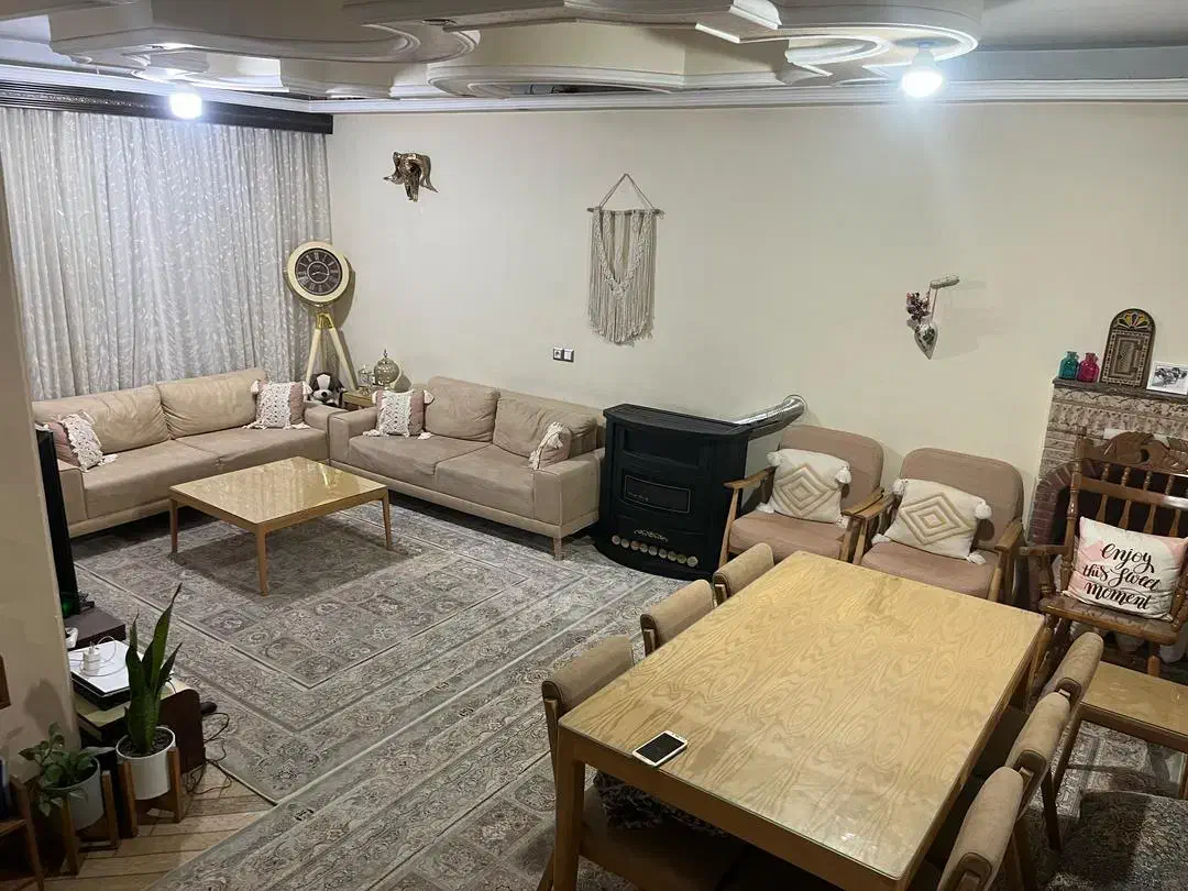 رهن و اجاره طبقه دوم ویلایی شهرک گلستان|اجارهٔ خانه و ویلا|شیراز, غدیر جنوبی|دیوار