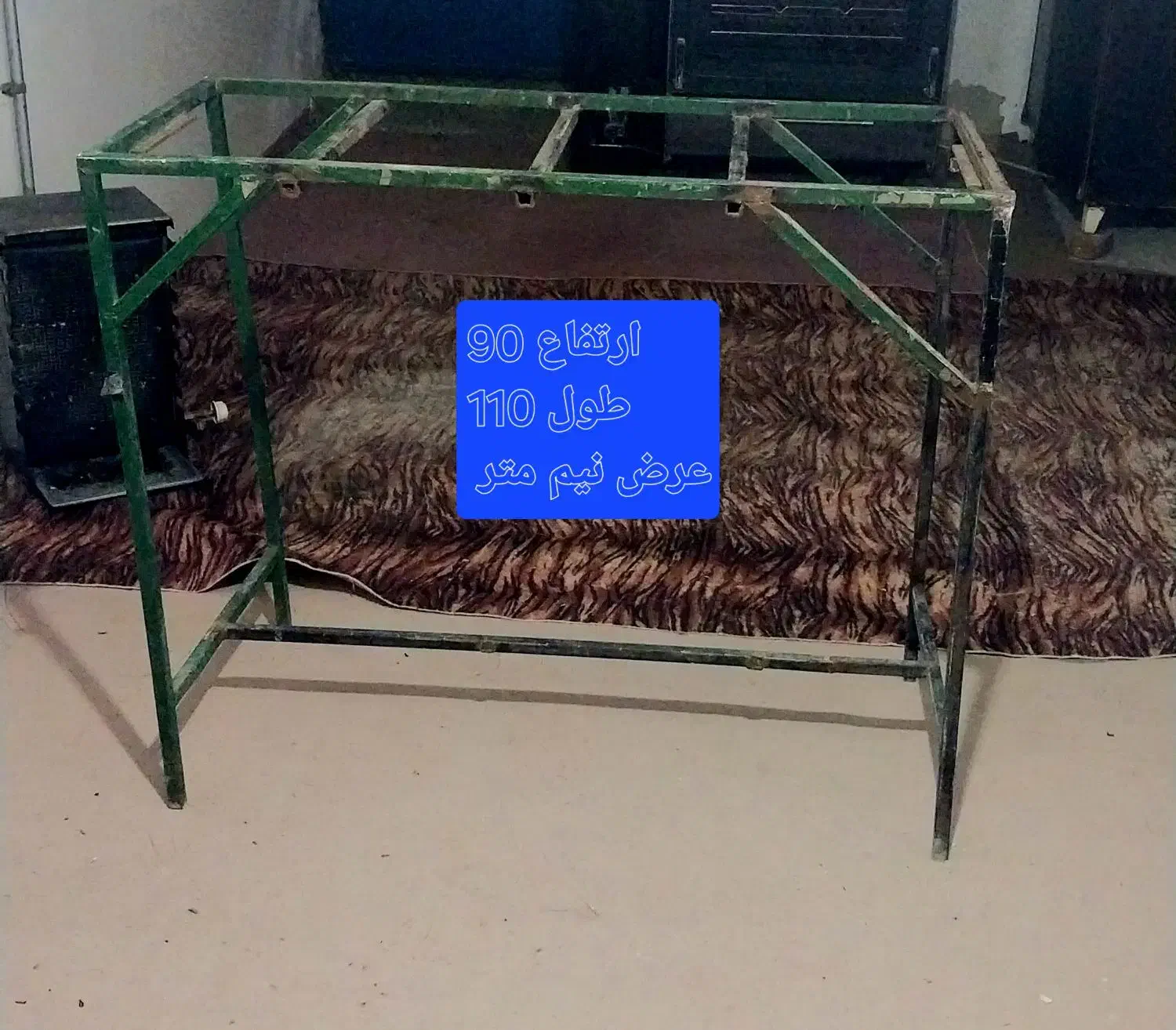 سه عدد چهارپایه|صندلی و نیمکت|اردبیل, |دیوار