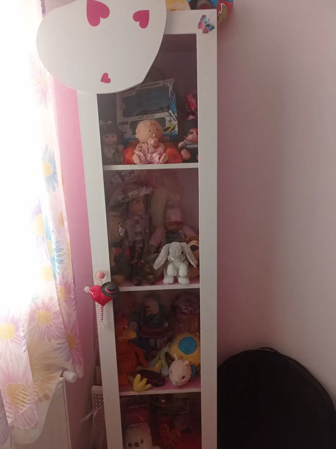 تخت وکمد|تخت و صندلی بچه|مهاجران, |دیوار