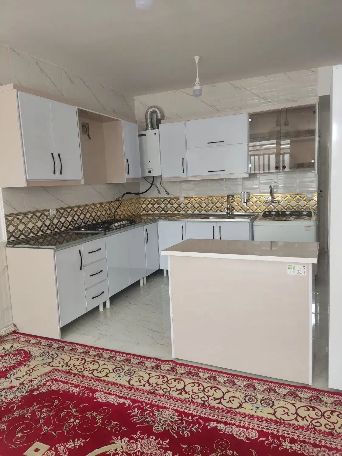 منزل دربست و اجاره ای|اجارهٔ کوتاهمدت ویلا و باغ|مرودشت, کناره|دیوار