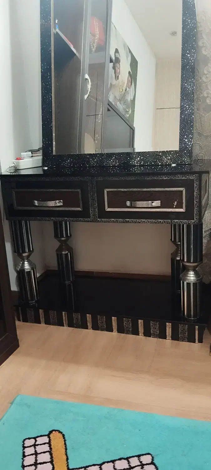 میز آینه|بوفه، ویترین، کنسول|رشت, آزادگان|دیوار