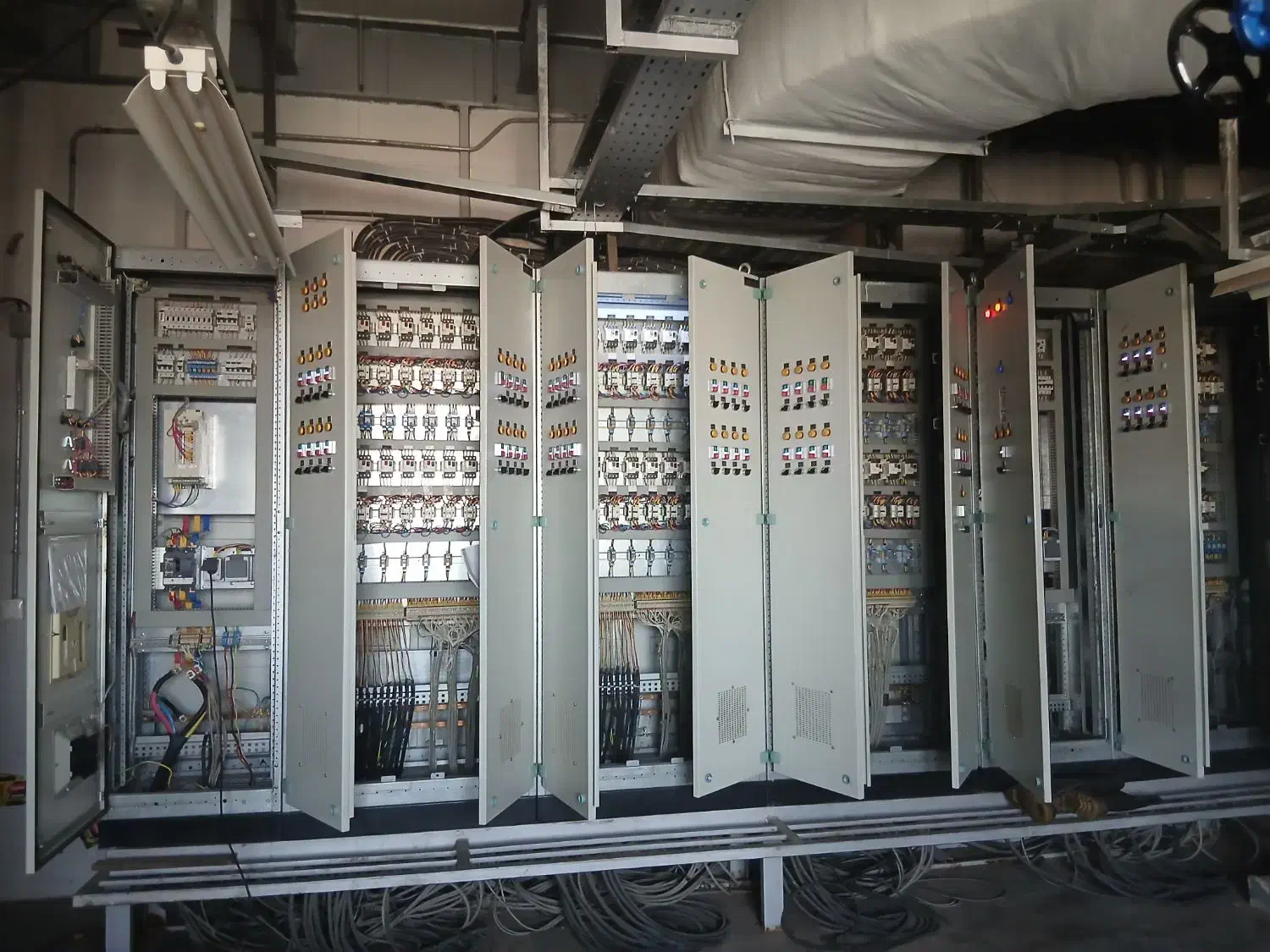 برقکارصنعتی  خدمات برقی  تابلو برق بانک خازنی ارت|خدمات پیشه و مهارت|قم, آذر (نکویی)|دیوار