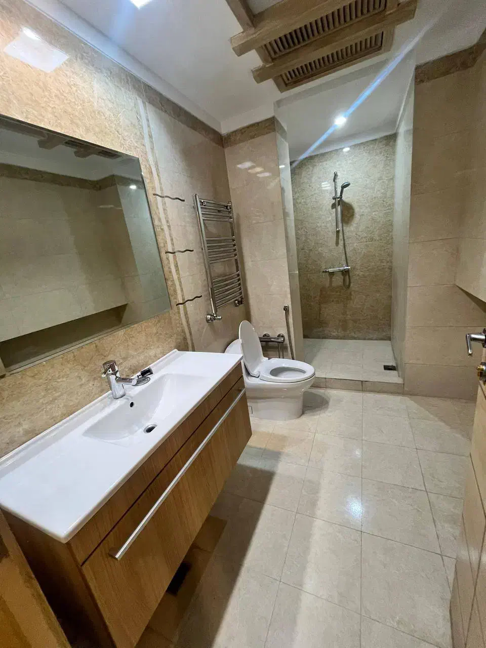 فرشته استانبول/فلسطین / ۲۳۰متر۳خواب / ویو سبز