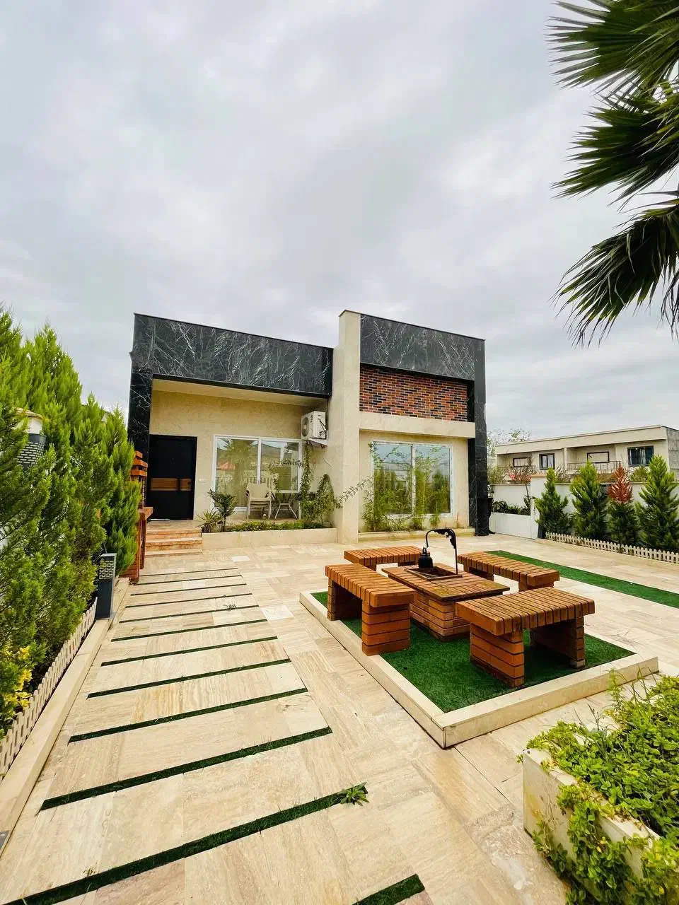 ویلا فلت نما مدرن استخر دار|فروش خانه و ویلا|رینه, |دیوار