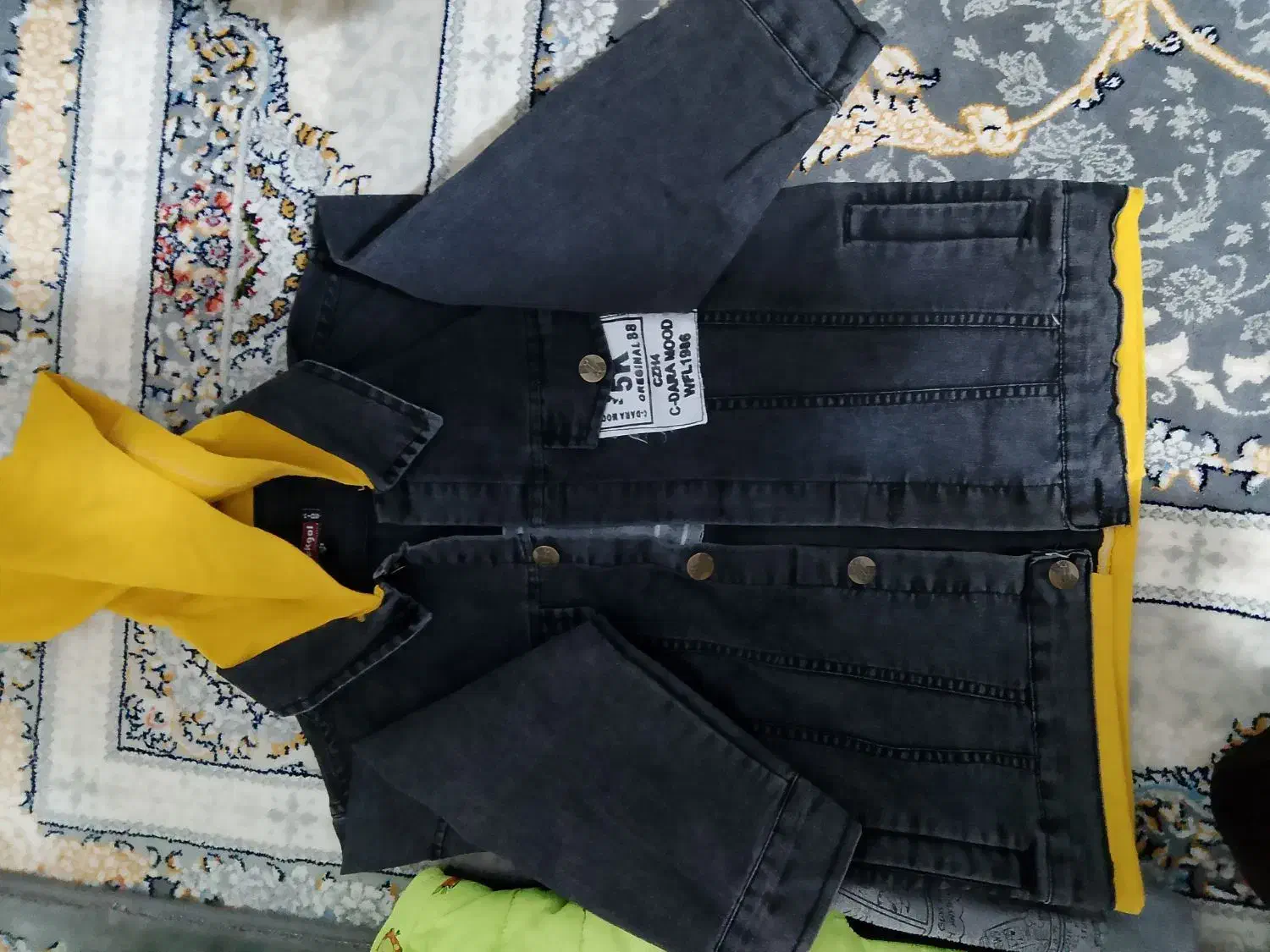 لباس پسرانه|لباس|بومهن, |دیوار