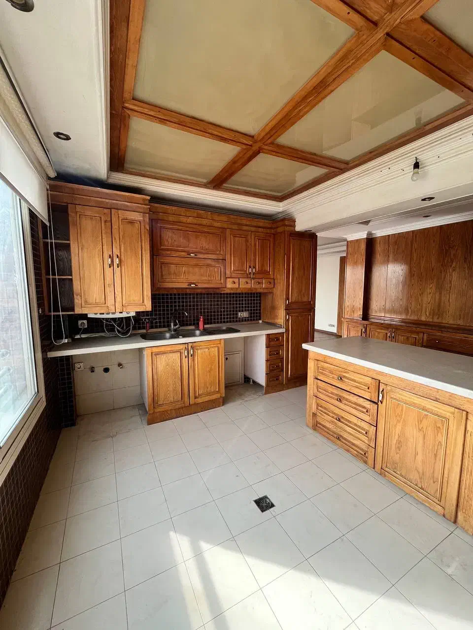 ۳ خواب / ۱۷۰ متر /تک واحدی / ویو ابدی  زعفرانیه