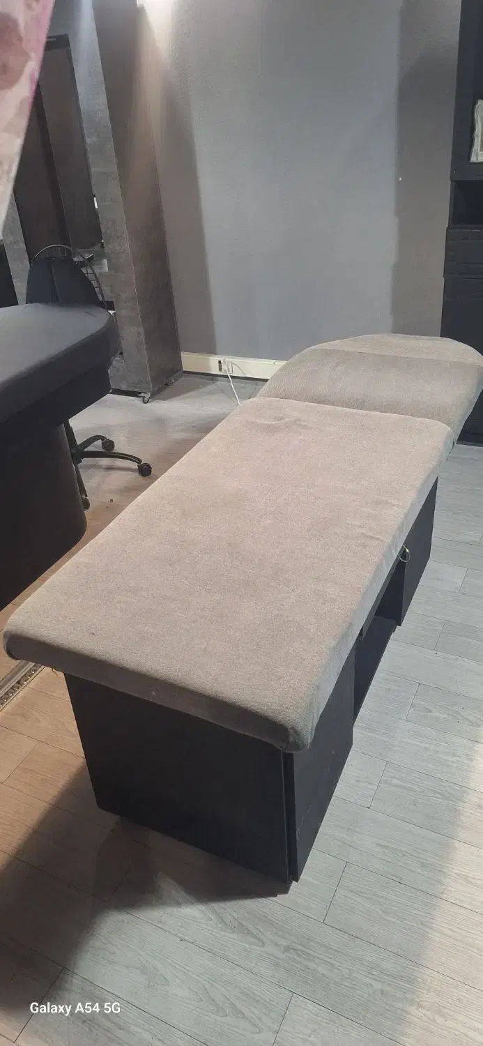 2 عدد تخت ماساژ چوبی کمد دار|آرایشی، بهداشتی، درمانی|تهران, شهرک غرب|دیوار