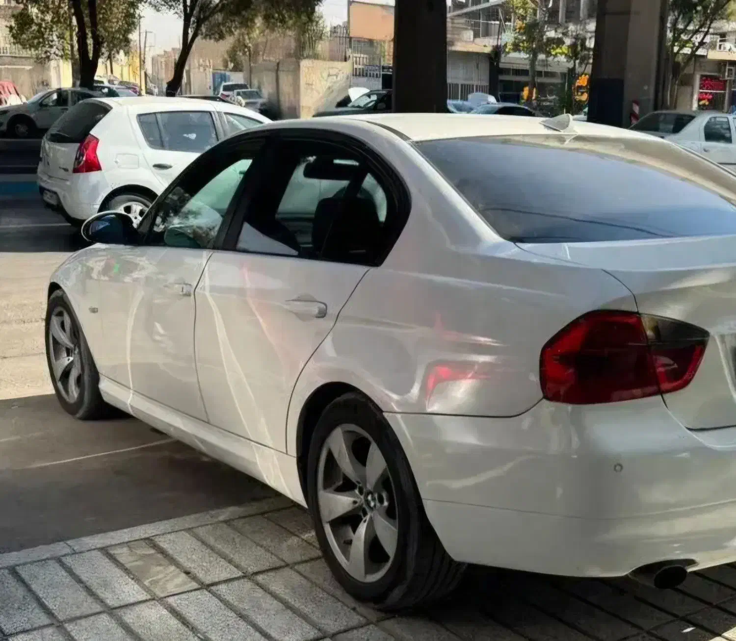 BMW 2006  320   بی ام و سفید|خودرو سواری و وانت|اصفهان, سیچان|دیوار