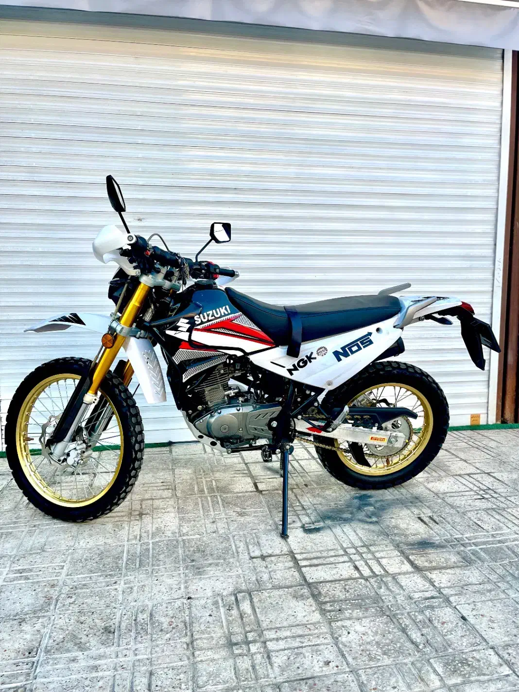 تریل روان|موتورسیکلت|ساری, |دیوار