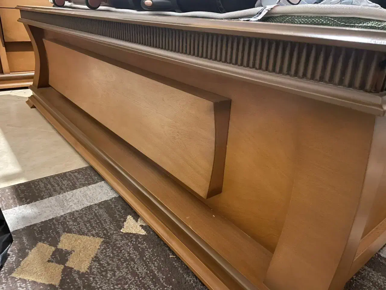 سرویس تخت خواب دو نفره|تخت و سرویس خواب|لاهیجان, شیخ زاهد|دیوار