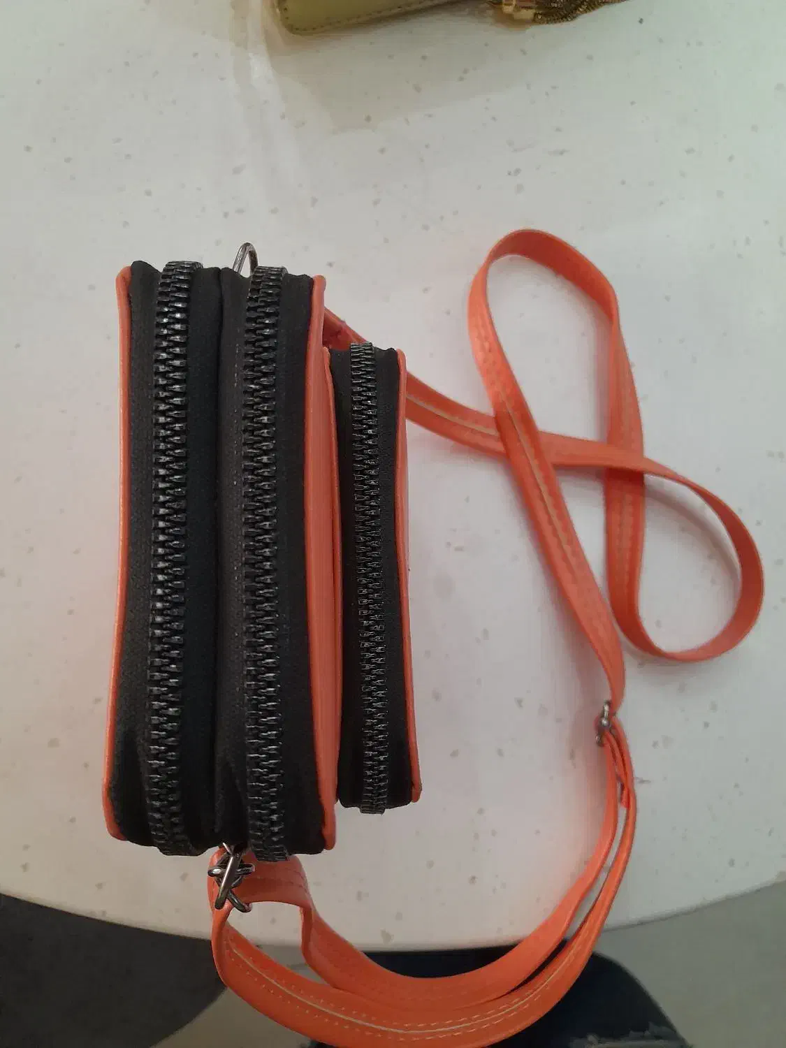 کیف|کیف، کفش، کمربند|شیراز, کوی وحدت|دیوار