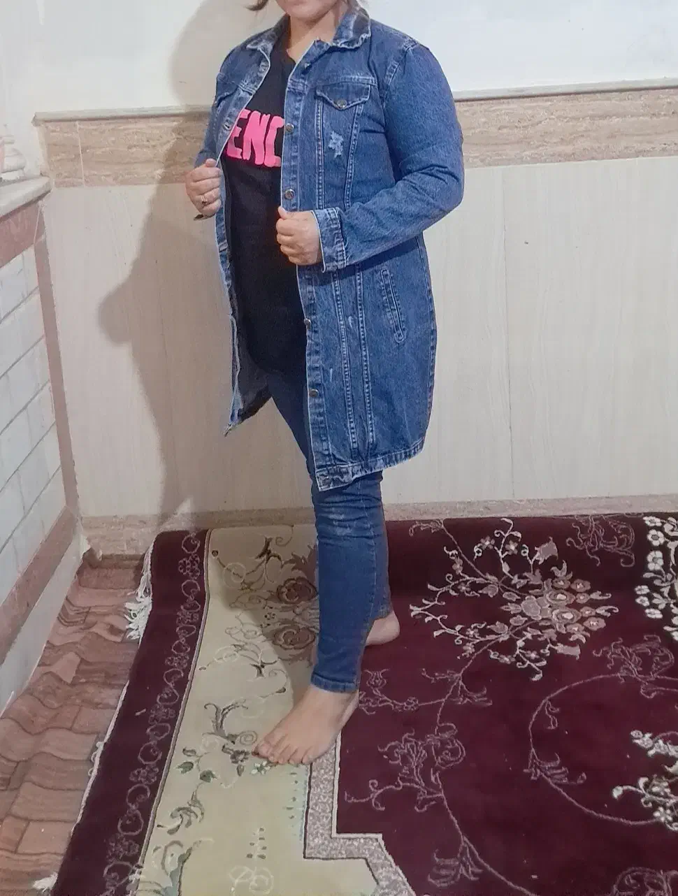 مانتو جین|لباس|قم, جمکران|دیوار