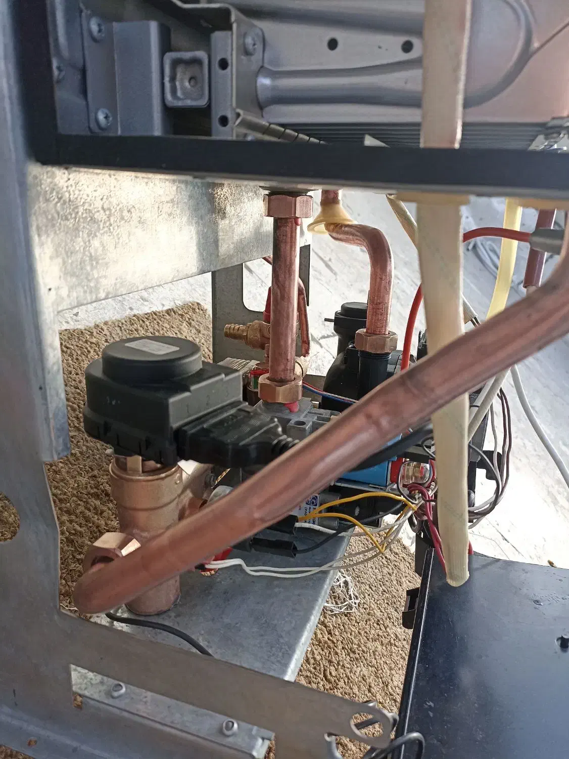 پکیج دیواری ایران رادیاتور 24000 دومبدل|آبگرمکن، پکیج، شوفاژ|تهران, ارجمندی راد|دیوار