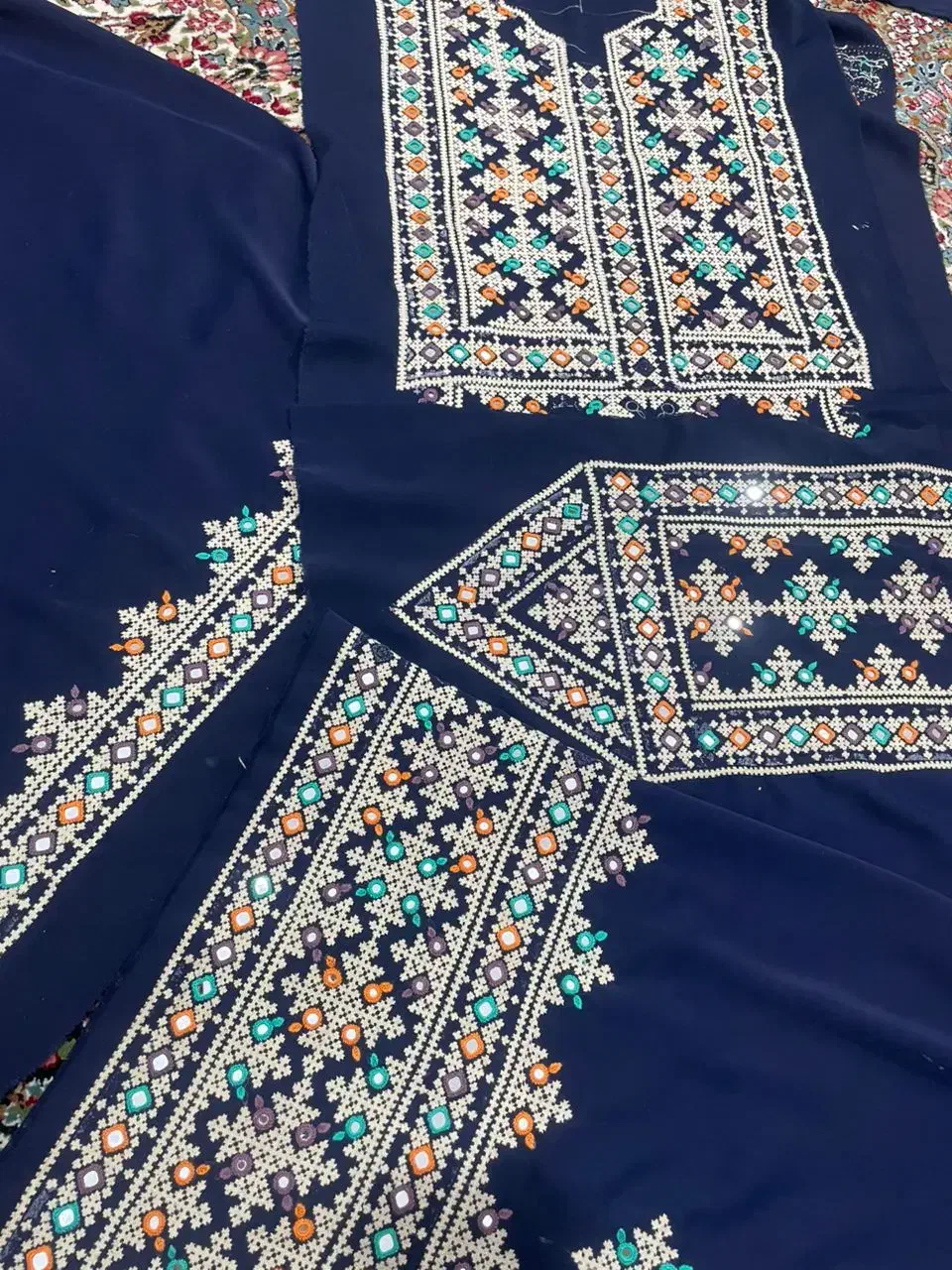 خیاط هستم|لباس|خاش, |دیوار