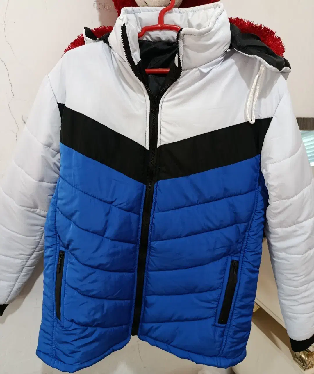 کاپشن نو|لباس|کازرون, |دیوار