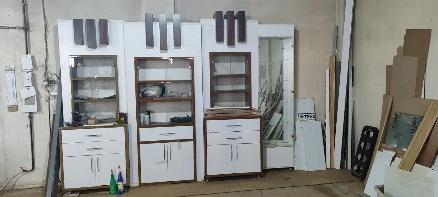 صندلی و دکور|آرایشگاه و سالن‌های زیبایی|قزوین, |دیوار