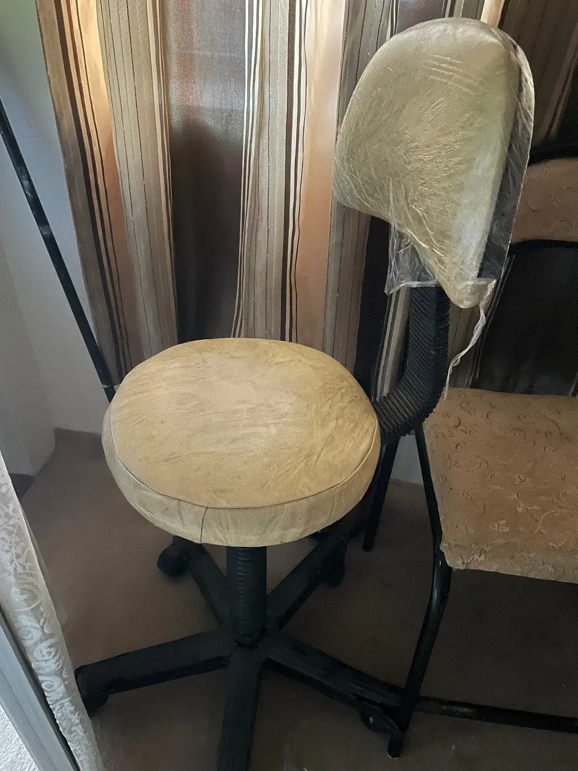 صندلی|صندلی و نیمکت|گرگان, |دیوار