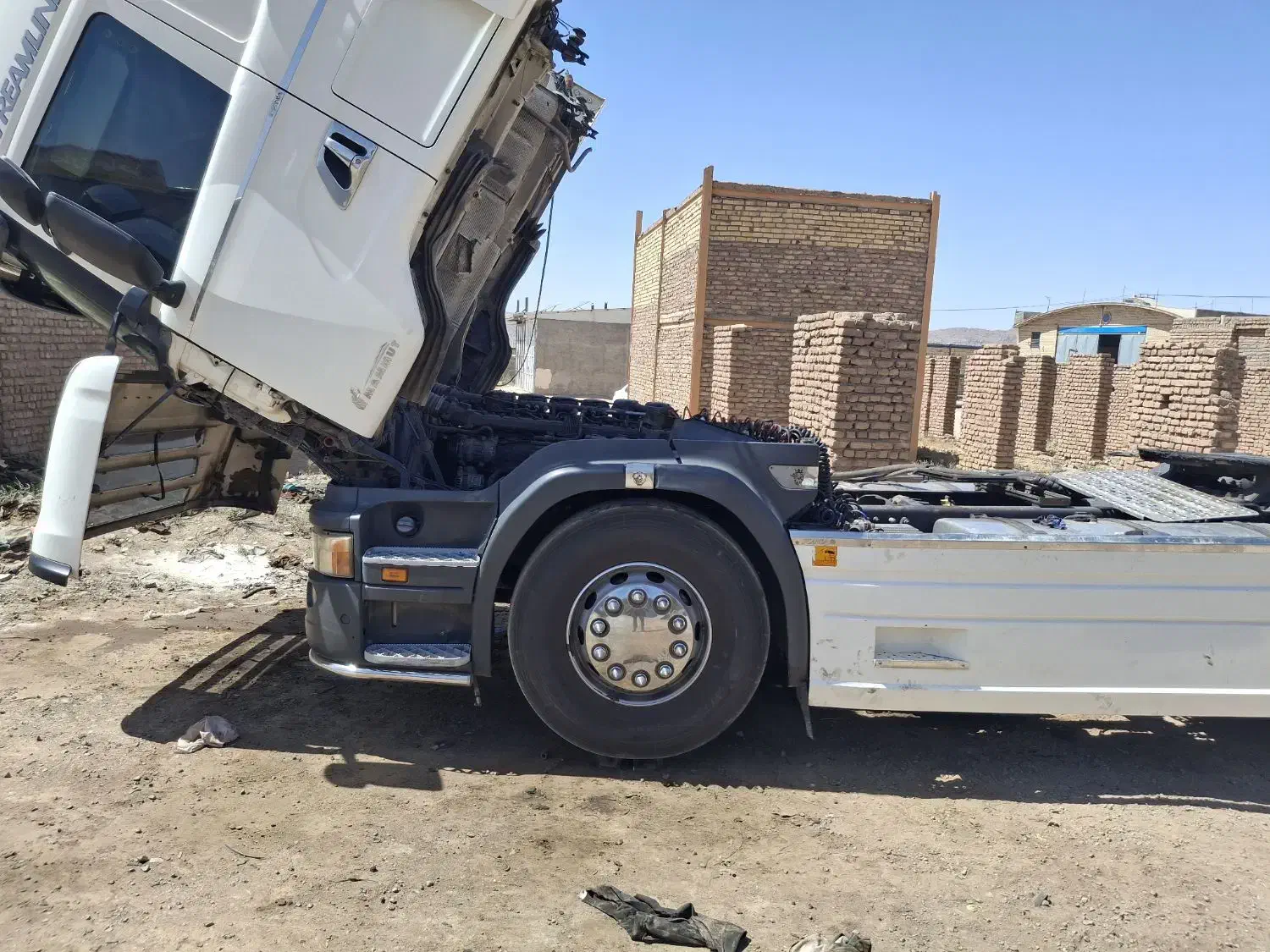 تعمیر تخصصی انواع ماشین های سنگین نسل جدید|خدمات موتور و ماشین|قائن, |دیوار