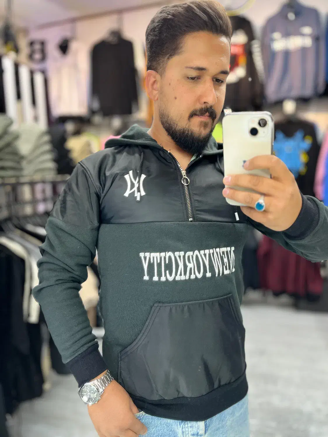 هودی نیم زیپ|لباس|اصفهان, شیخ طوسی|دیوار