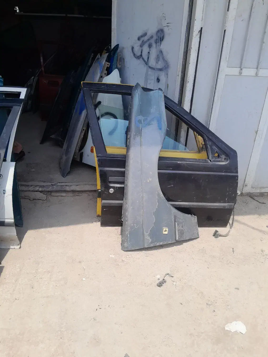 استوک و اوراقی شیشه جلو پژو پراید|قطعات یدکی و لوازم جانبی|زابل, |دیوار