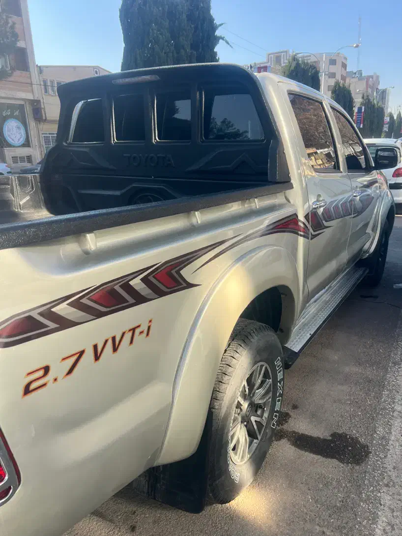 هایلوکس ۲۰۱۰|خودرو سواری و وانت|کرمان, |دیوار