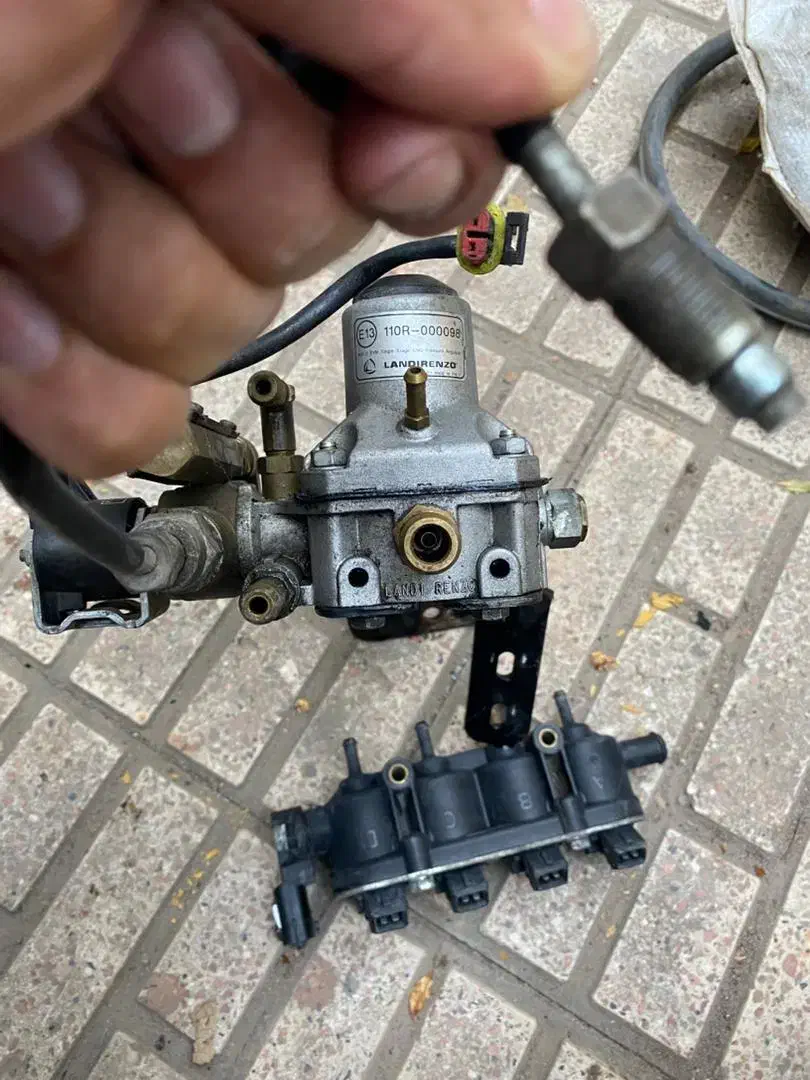 ژگلاتور و سوزن کارخانه ایتالیابرند لندزیرو|قطعات یدکی و لوازم جانبی|اسکو, |دیوار