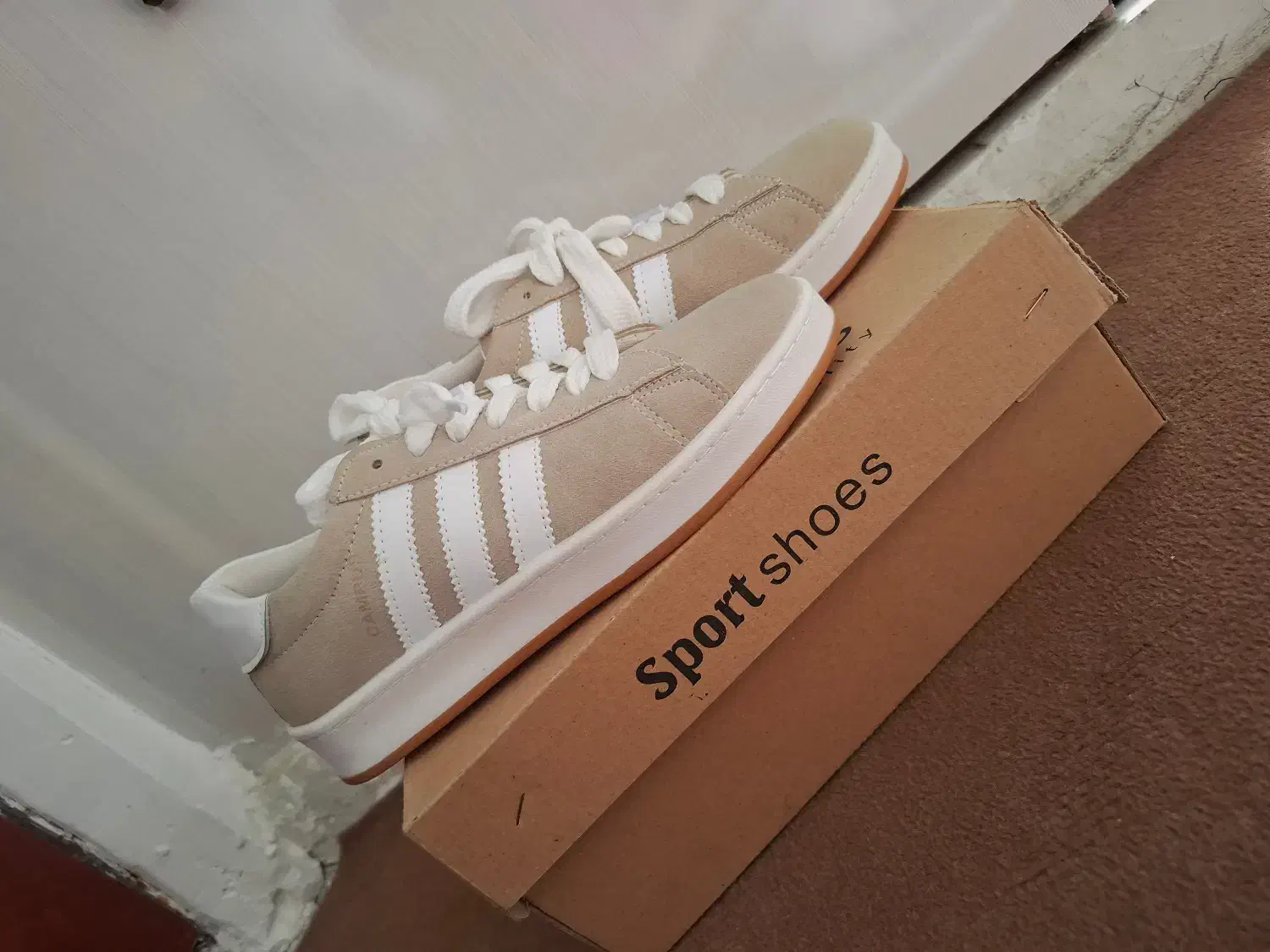 کفش اسپورت|کیف، کفش، کمربند|دیواندره, |دیوار