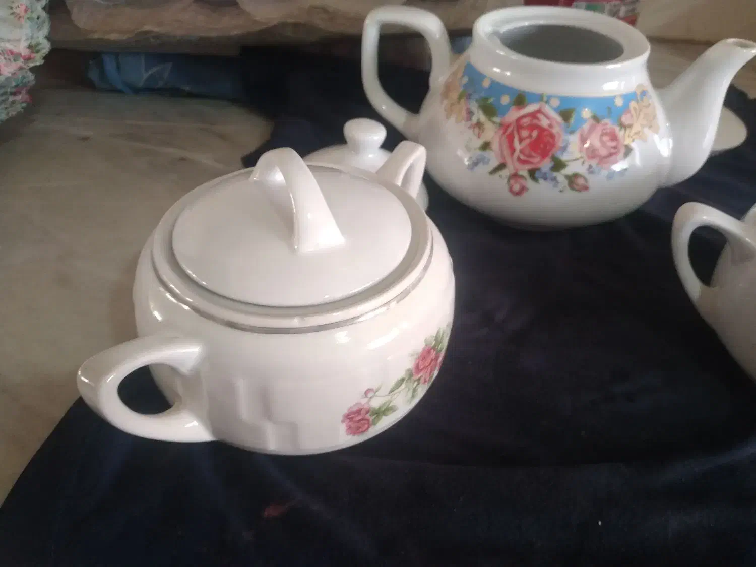 قوری و قندان چینی|قوری، کتری، قهوه‌ساز دستی|هشتگرد, شهرک ولیعصر (مصلی)|دیوار