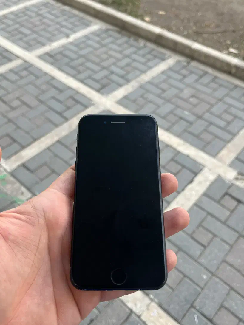 Iphone 7.  ایفون ۷.   ۱۲۸ گیگ|موبایل|مشهد, سجاد شهر|دیوار