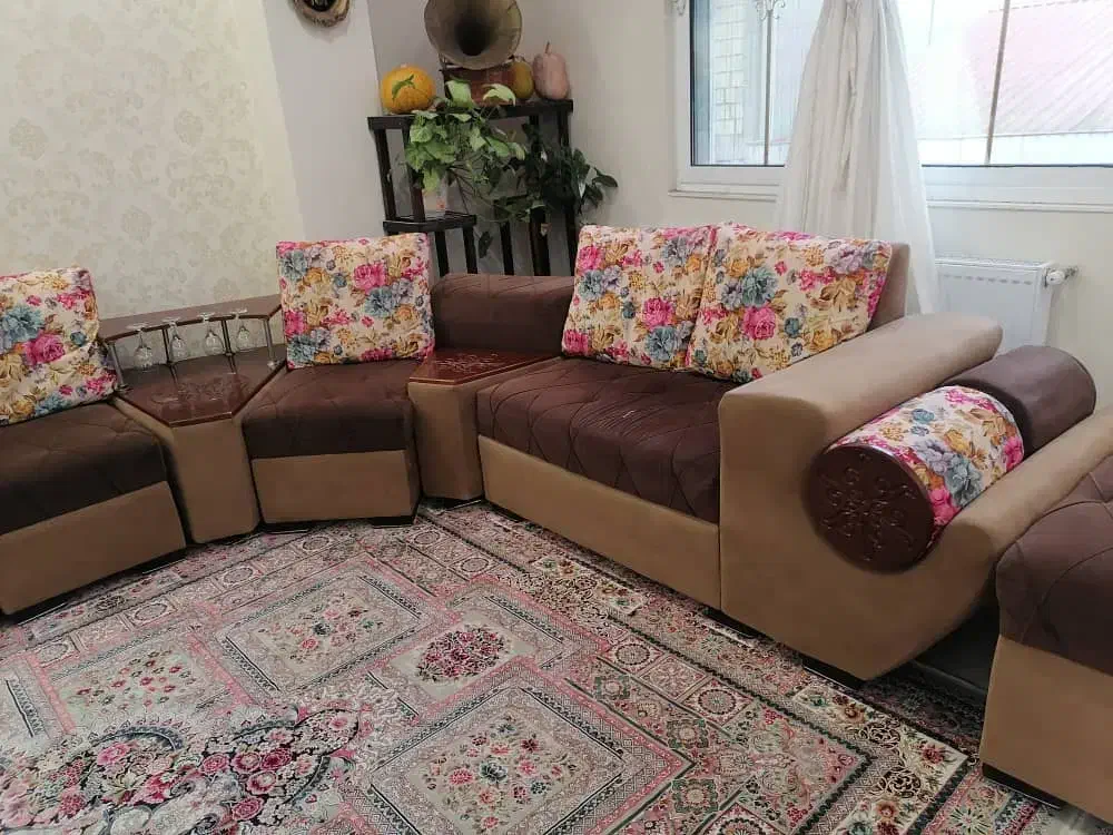 مبل راحتی و میزناهارخوری ۶نفره|مبلمان خانگی و میز عسلی|آستارا, |دیوار