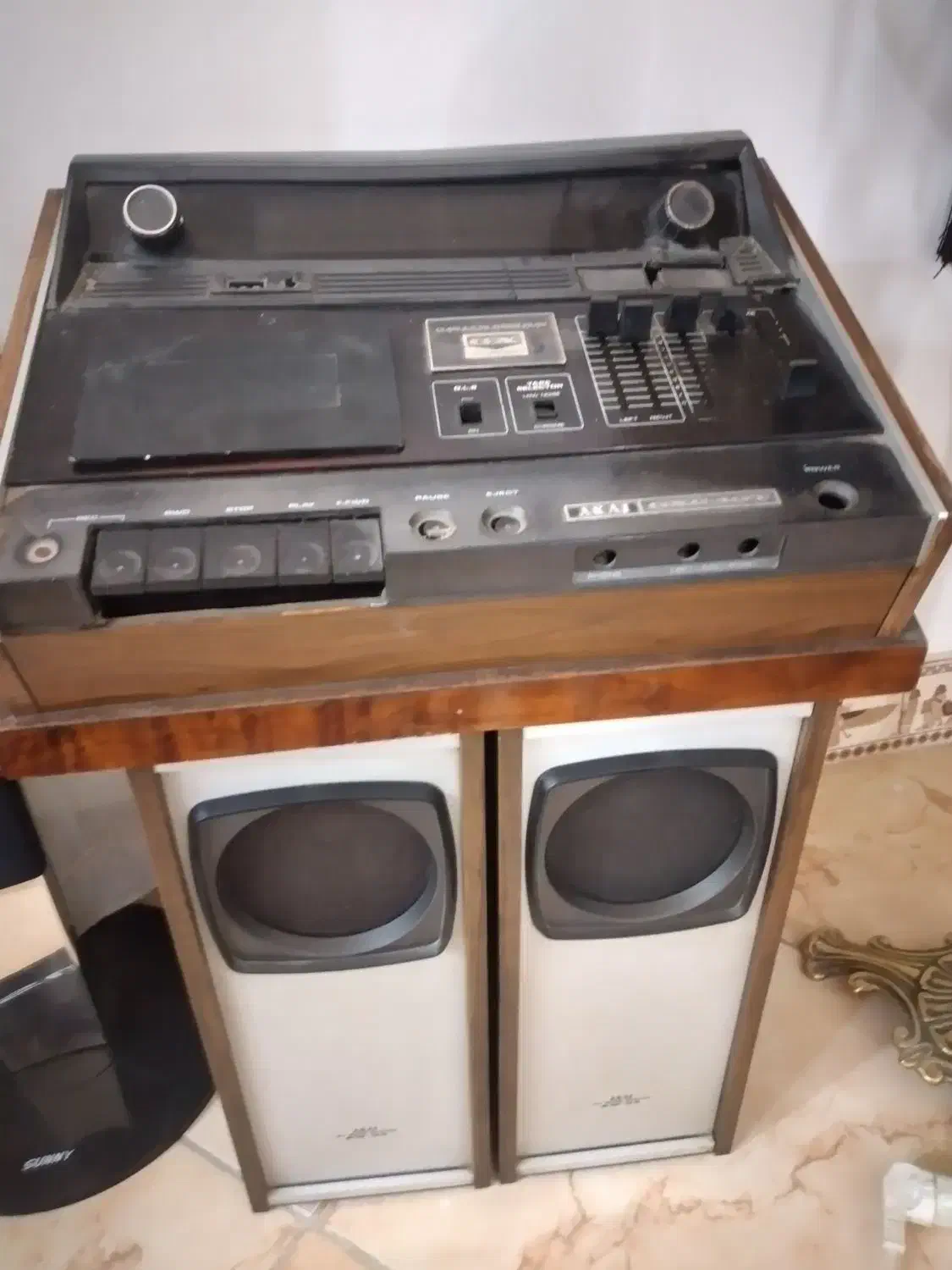 رادیو ظبط قدیمی آلمانی|کلکسیون اشیاء عتیقه|بروجرد, |دیوار