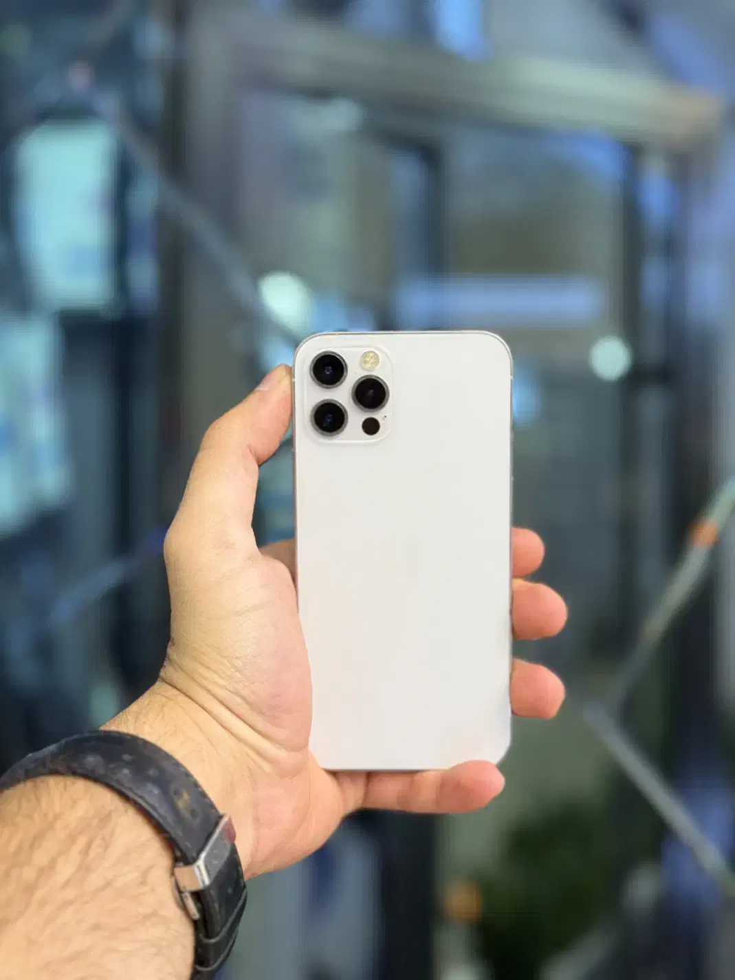 ۱۲ پرو ویژه بازنشستگان|موبایل|اصفهان, مفتح|دیوار