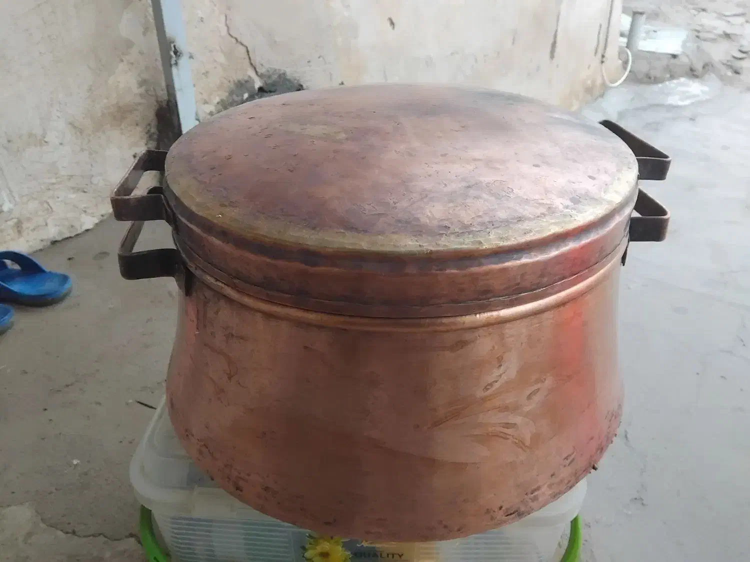 قلفت مسی|کلکسیون اشیاء عتیقه|فاروج, |دیوار