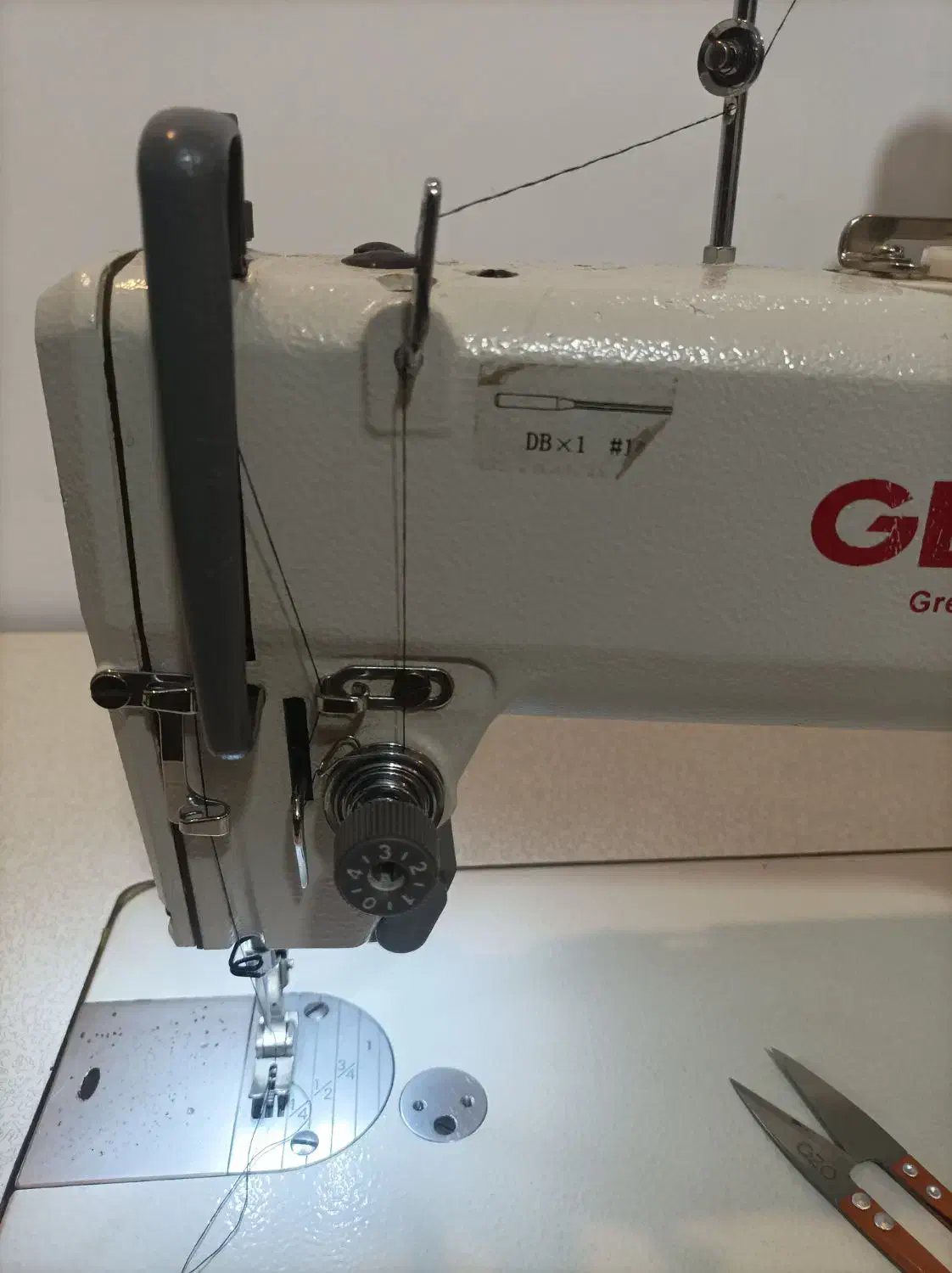 یک خیاط ،خانم حرفه ای برای کار در کارگاه خیاطی|استخدام صنعتی، فنی، مهندسی|صومعهسرا, |دیوار