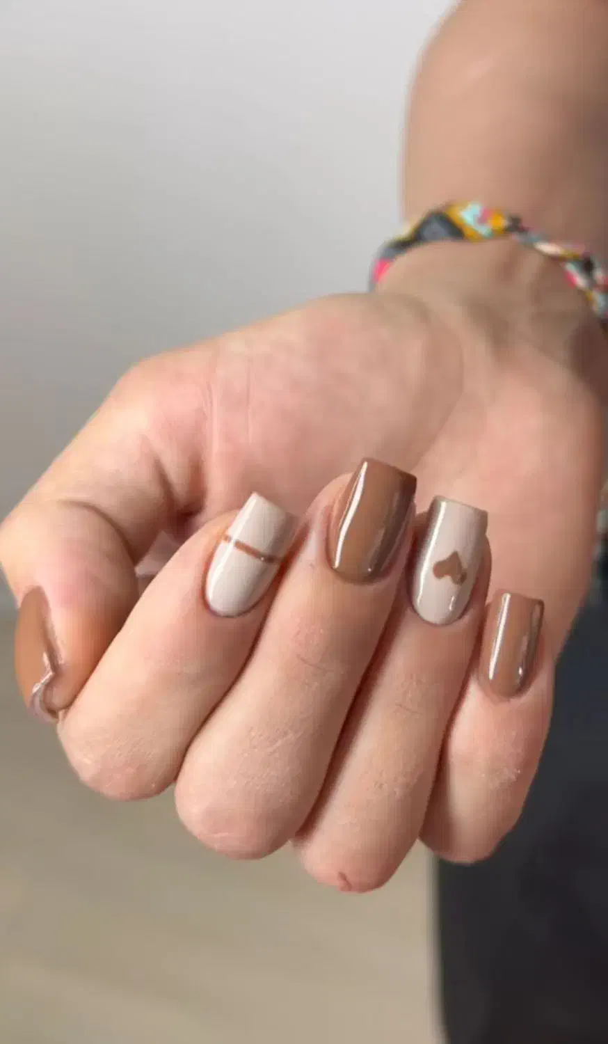 (تخفیفات ویژه کاشت ناخن)|خدمات آرایشگری و زیبایی|قیدار, |دیوار