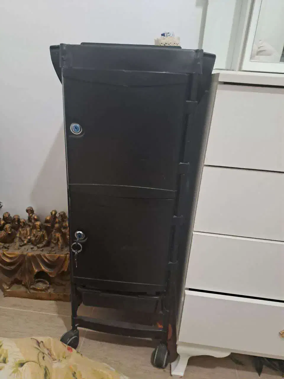 فروش فوری تخت.تونل امگالایت و...به دلیل جابجایی|آرایشگاه و سالنهای زیبایی|بیرجند, |دیوار