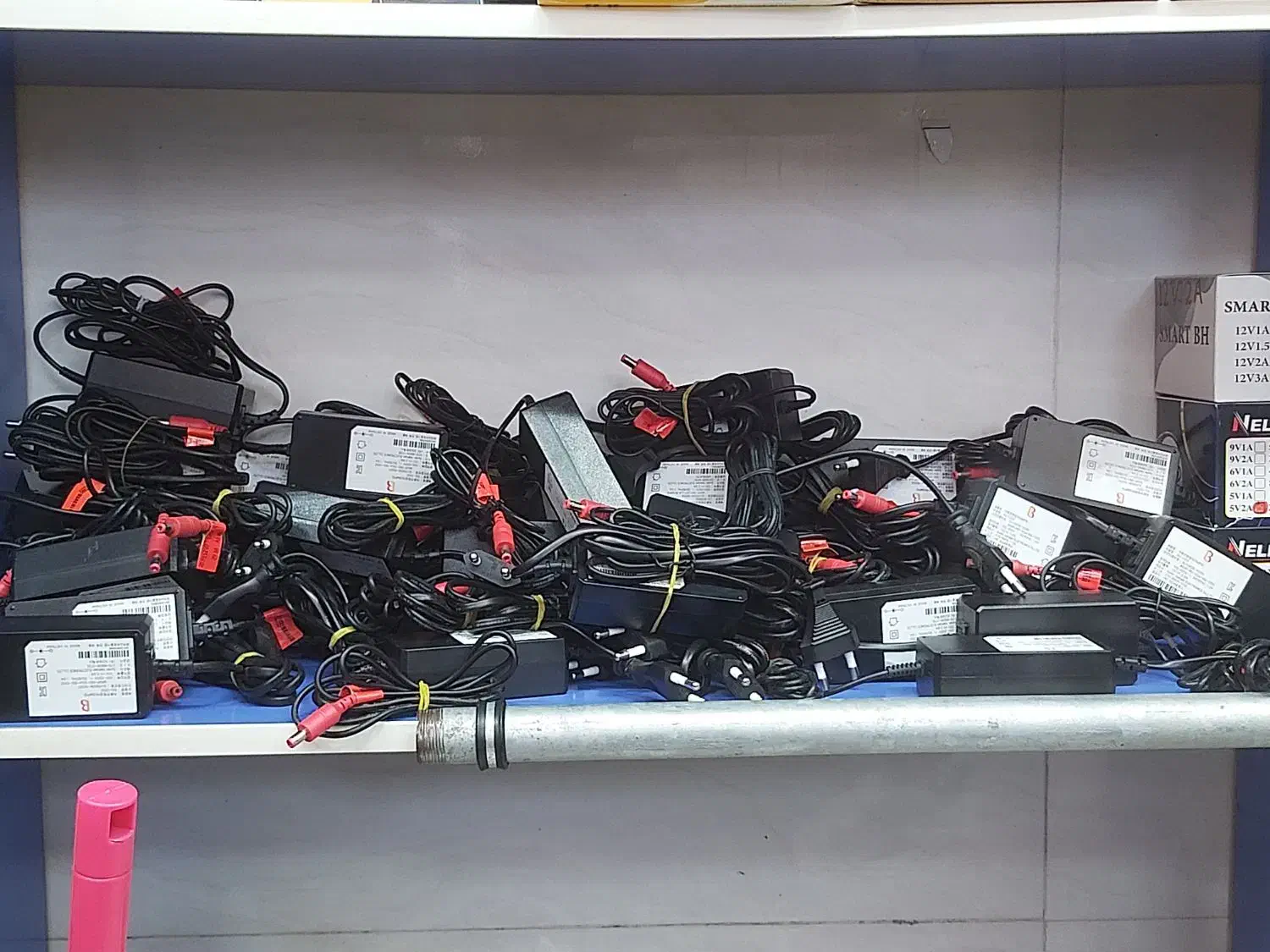 ادپتور B ۱۲ ولت دونیم امپر|مودم و تجهیزات شبکه|اهواز, زندوکیلی|دیوار