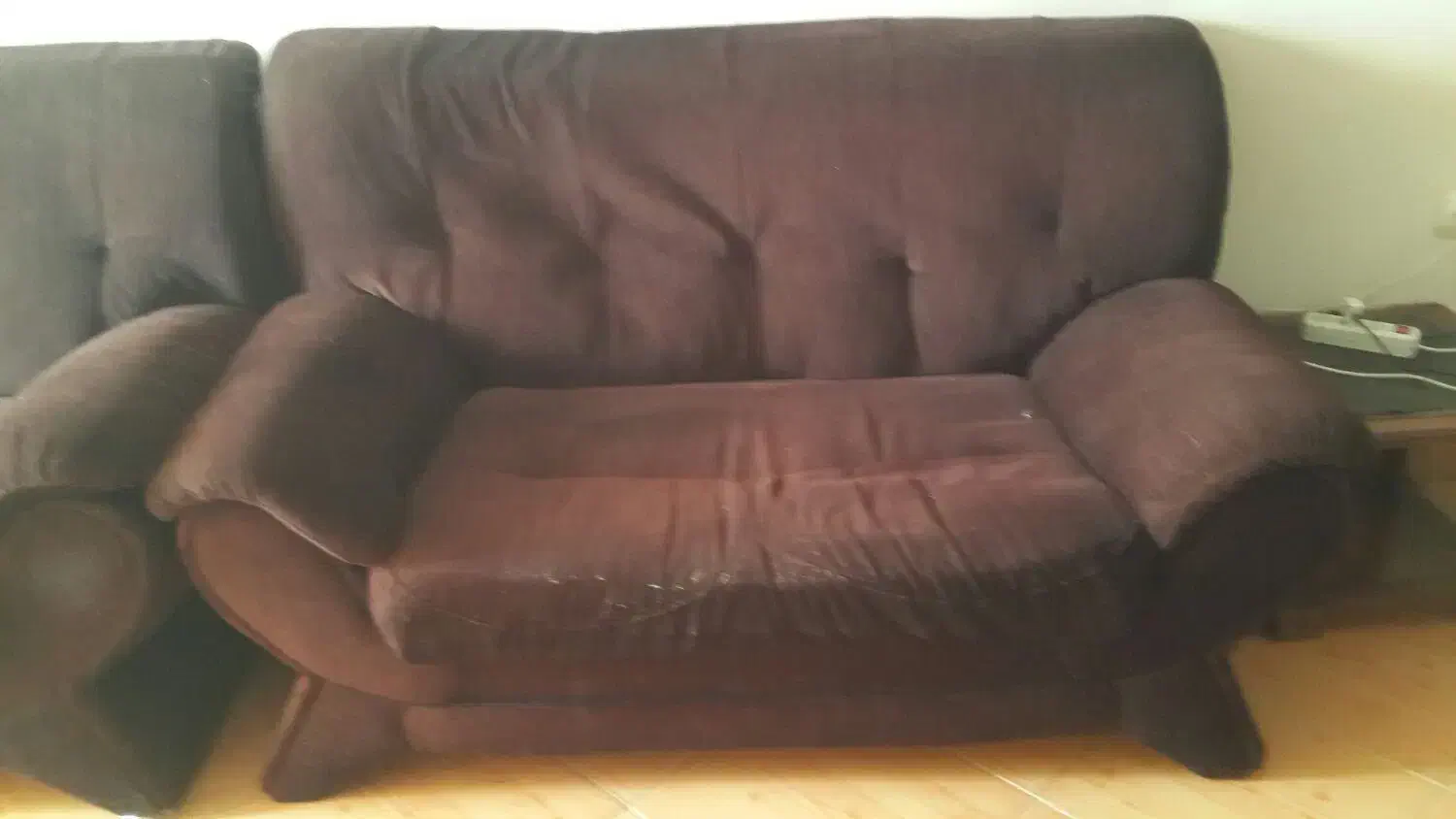 یک سرویس مبل راحتی هفت نفره. چهارتکه ویک مبل تکی|مبلمان خانگی و میز عسلی|شیراز, سینما سعدی|دیوار