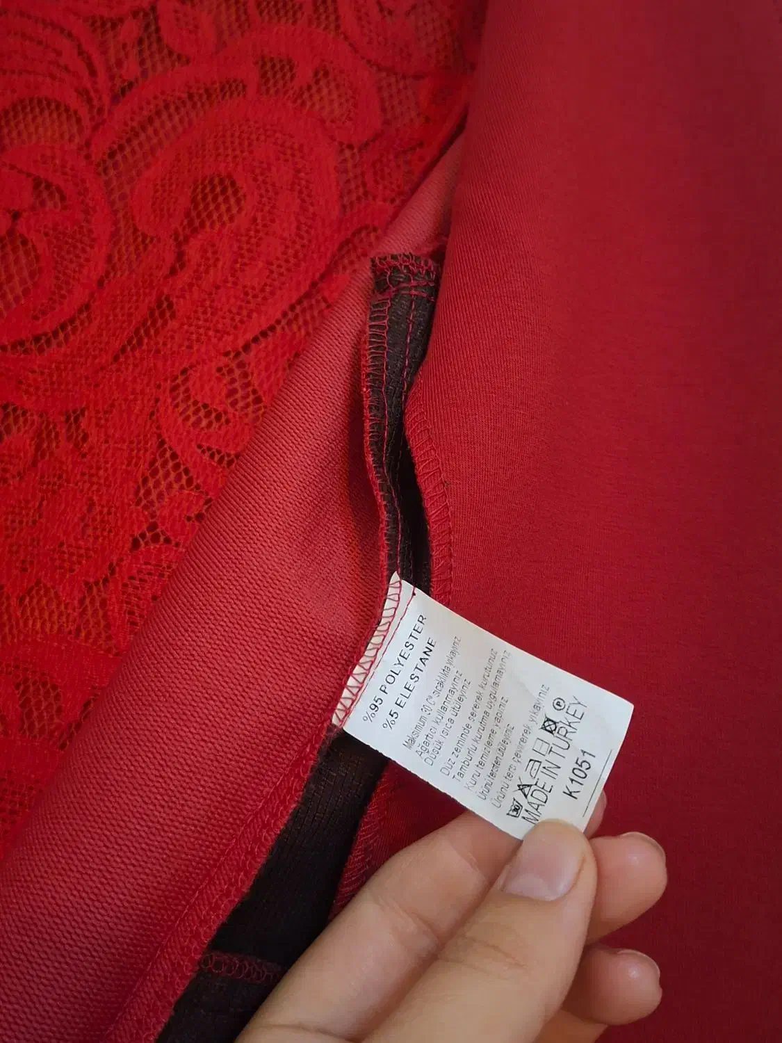 تعدادی کت و مانتو قرمز مناسب شب یلدا|لباس|قم, صفاشهر|دیوار