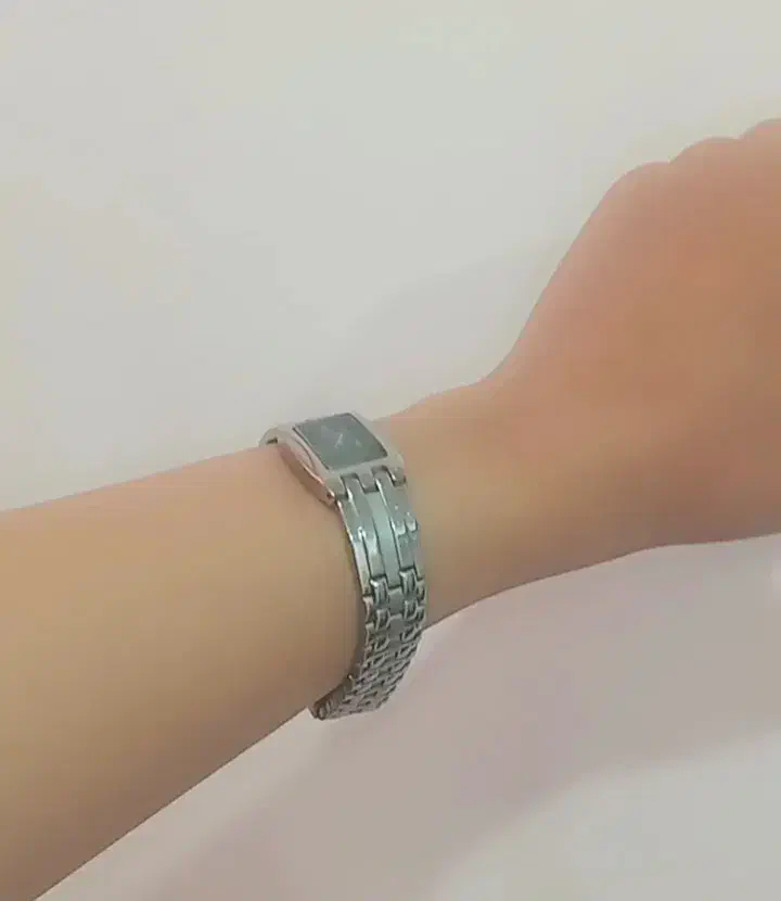 ساعت|ساعت|شیراز, سینما سعدی|دیوار