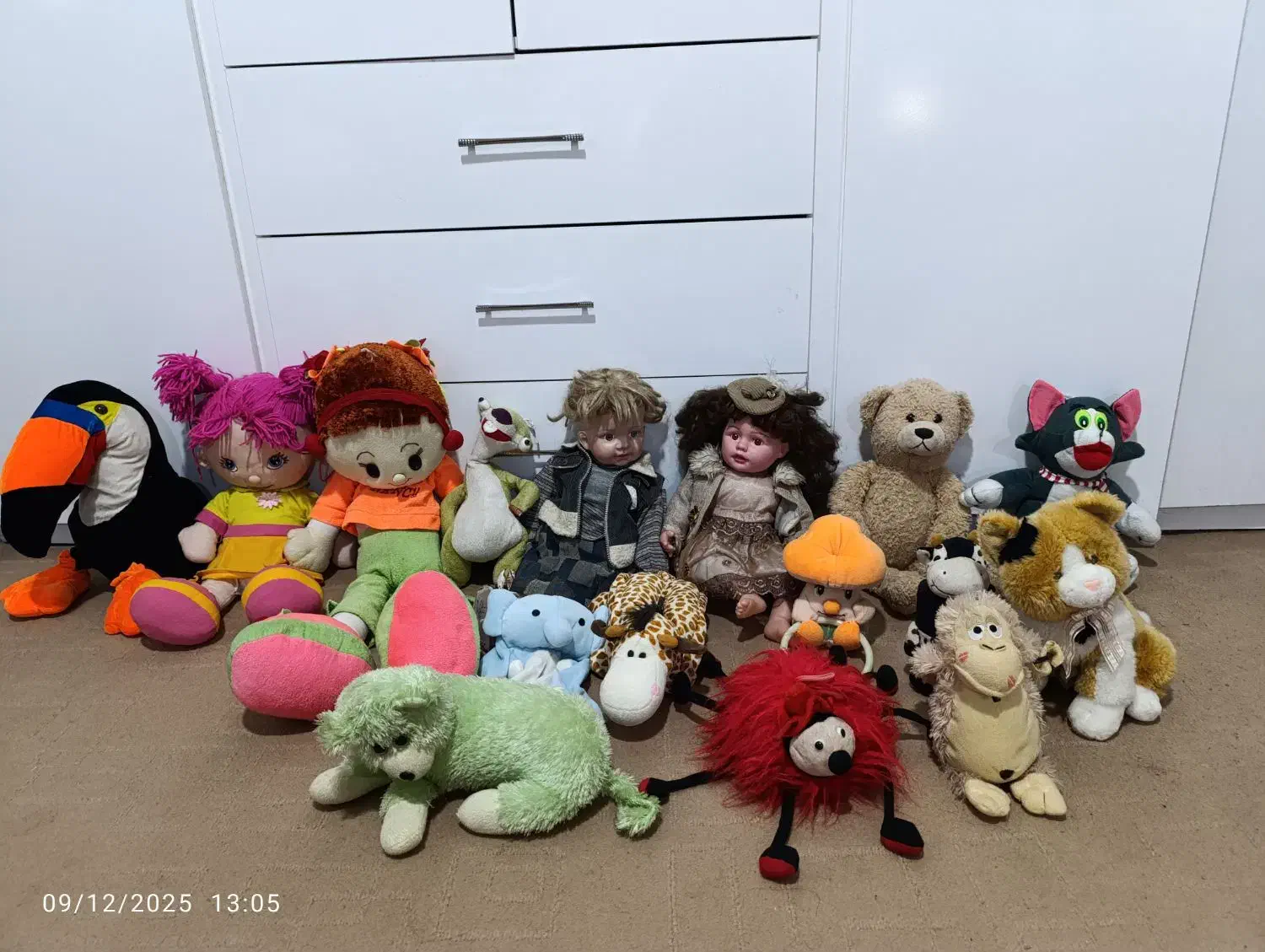 اسباب بازی|اسباب‌بازی بچه|مشهد, پروین اعتصامی|دیوار