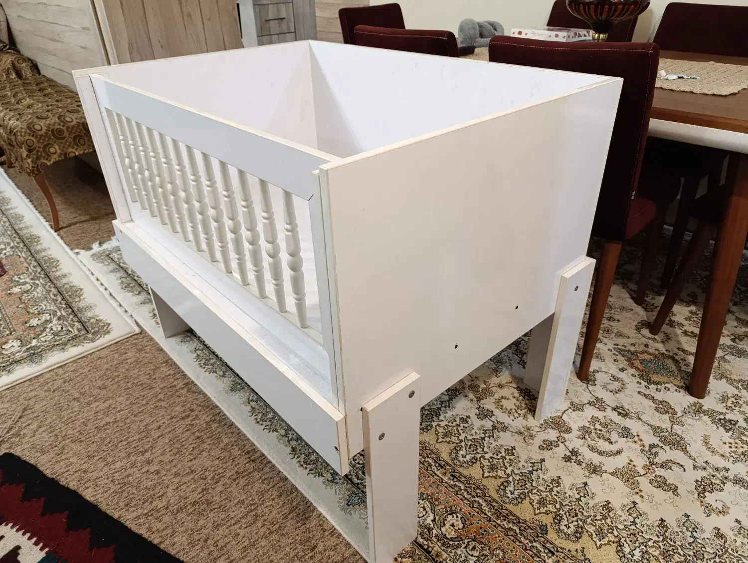 تخت نوزادی|تخت و سرویس خواب|امیدیه, |دیوار