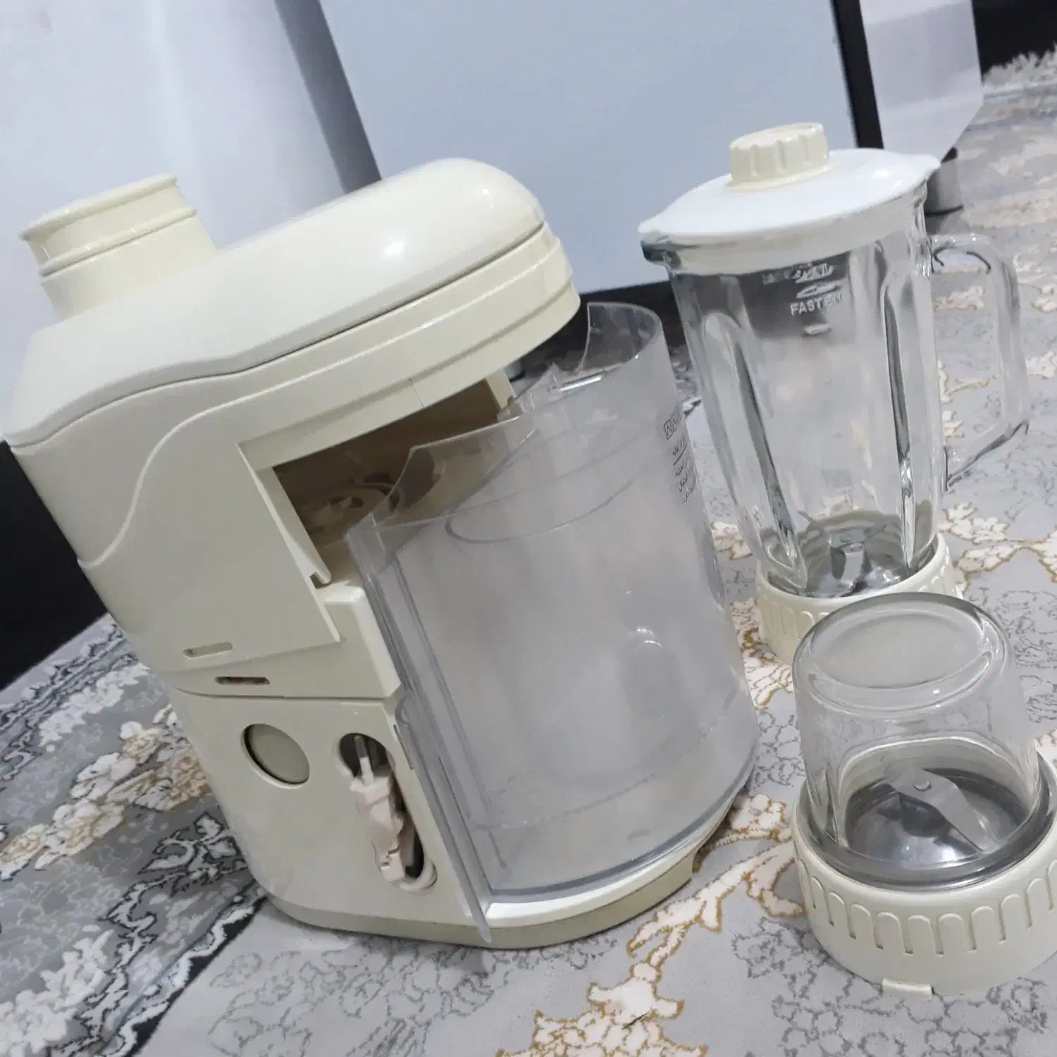 آبمیوه گیر|آبمیوهگیر و آبمرکباتگیر|خاوه, |دیوار